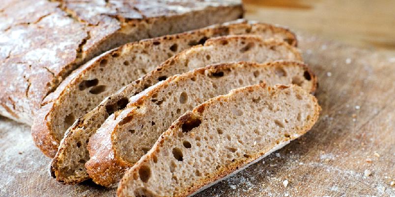 Rugbr&oslash;d med surdeig